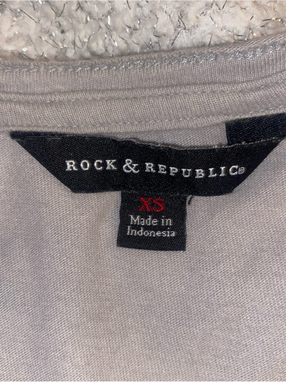 Rock & Republic Light Gray Tee with Black Label 4th of July - Picture 4 of 5